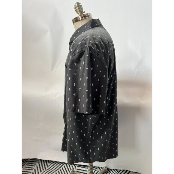 Mens Old Navy Gray Classic Fit Short-Sleeve Button-Up Shirt With Green Cactus Pr - Picture 12 of 16